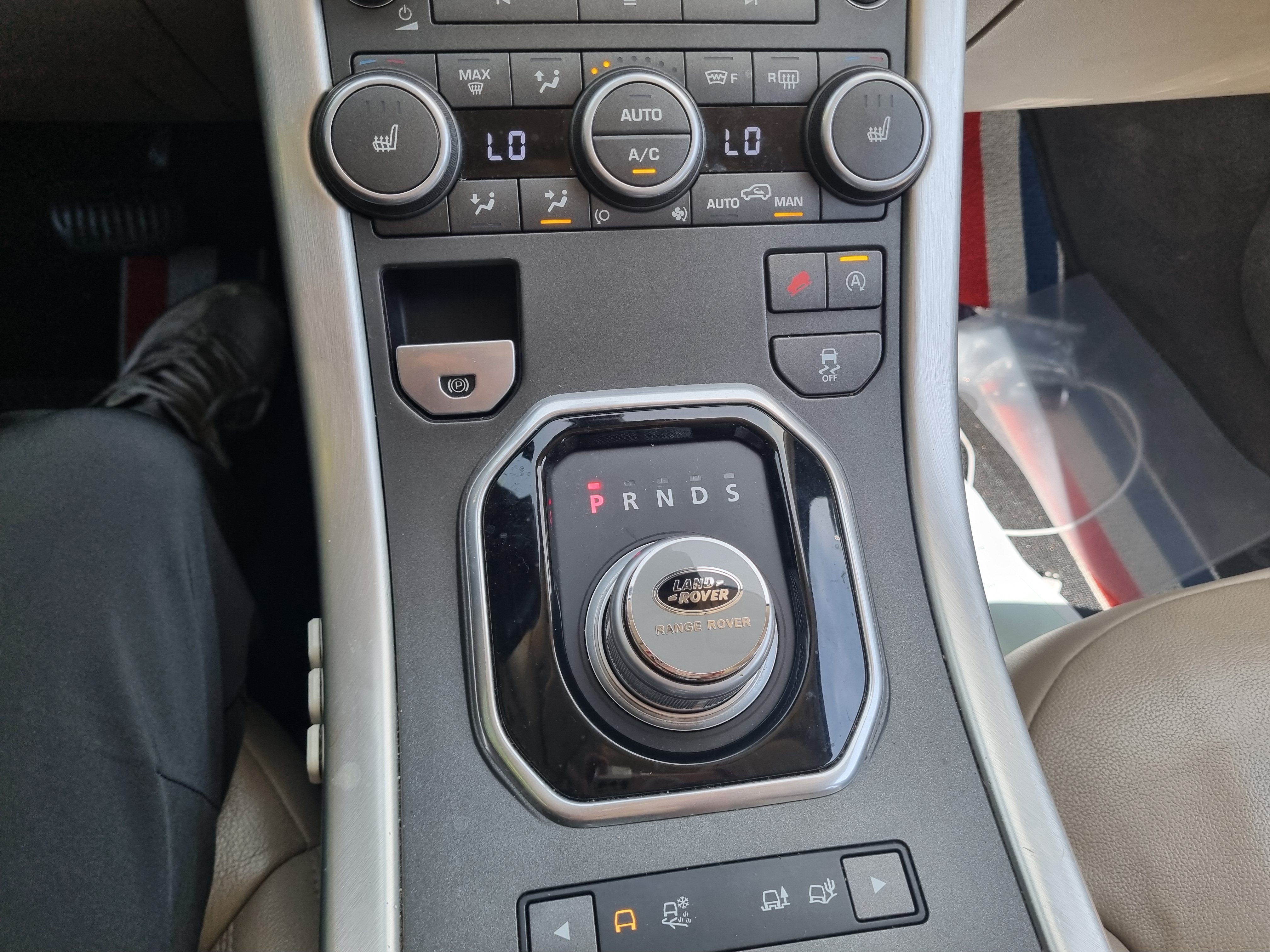 2016 LAND ROVER RANGE ROVER EVOQUE 2.0 TD4 SE - Thumbnail 6