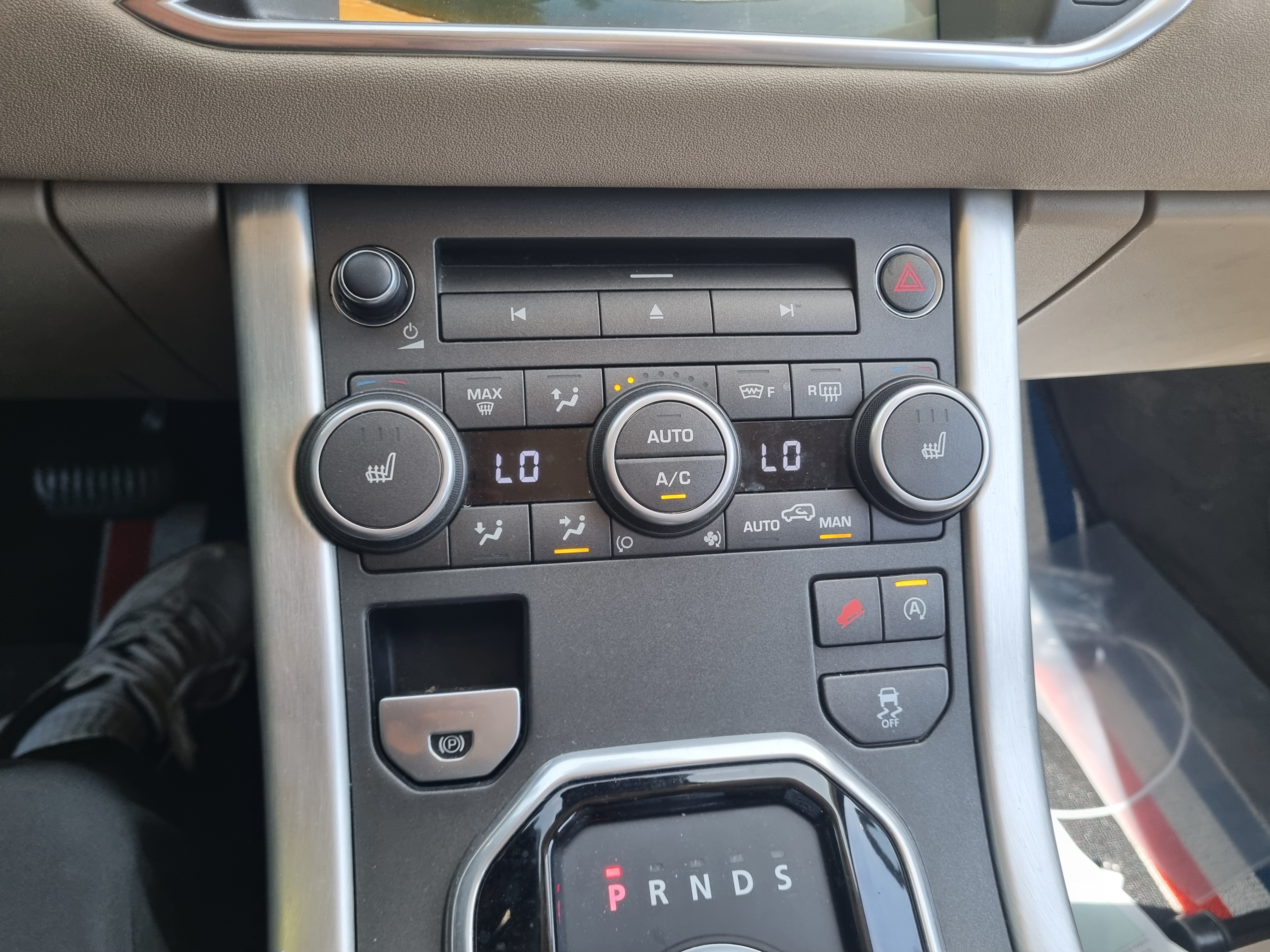 2016 LAND ROVER RANGE ROVER EVOQUE 2.0 TD4 SE - Thumbnail 7