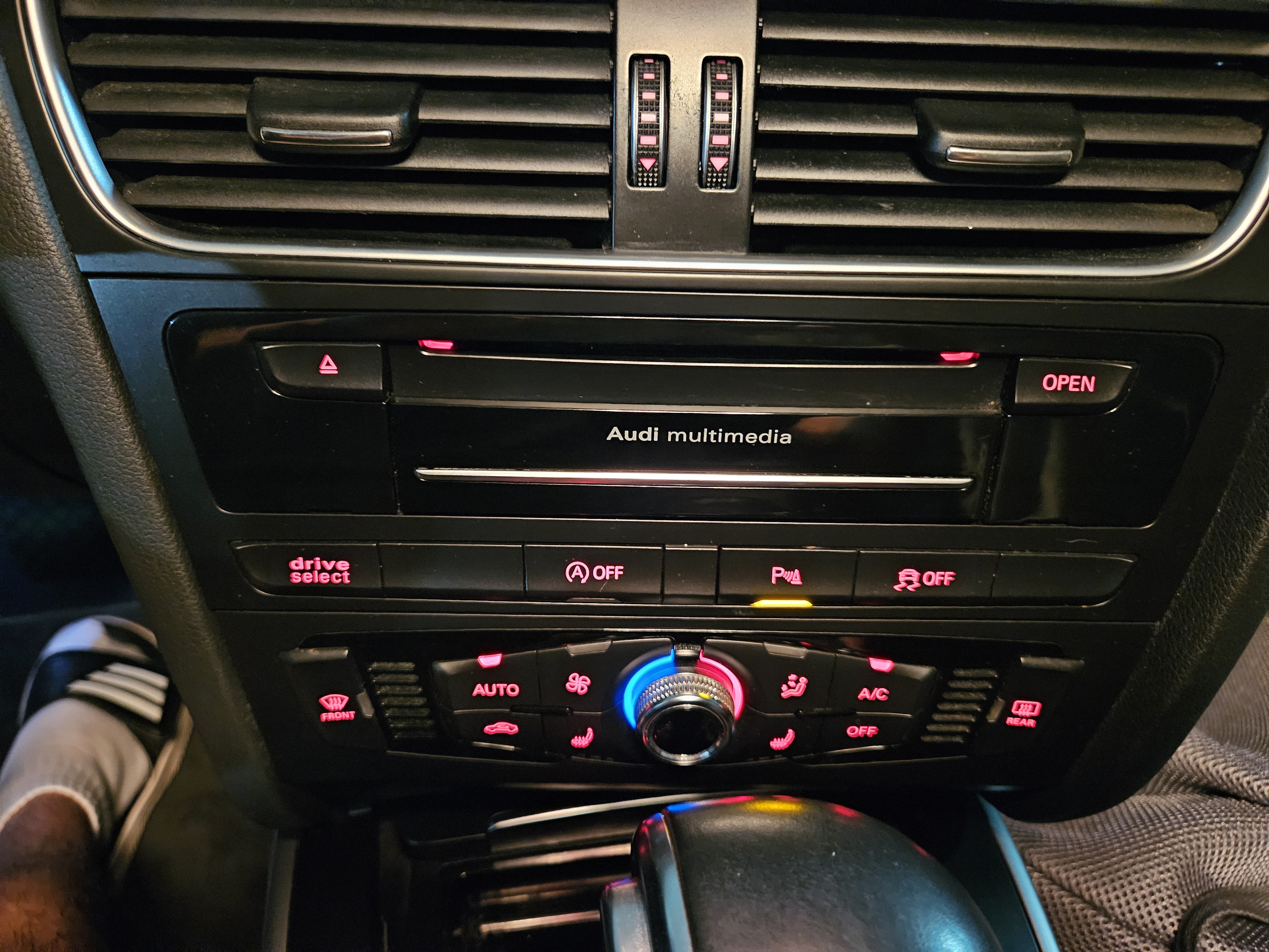 2014 AUDI NEW A4 2.0 TDI QUATTRO DYNAMIC - Thumbnail 19