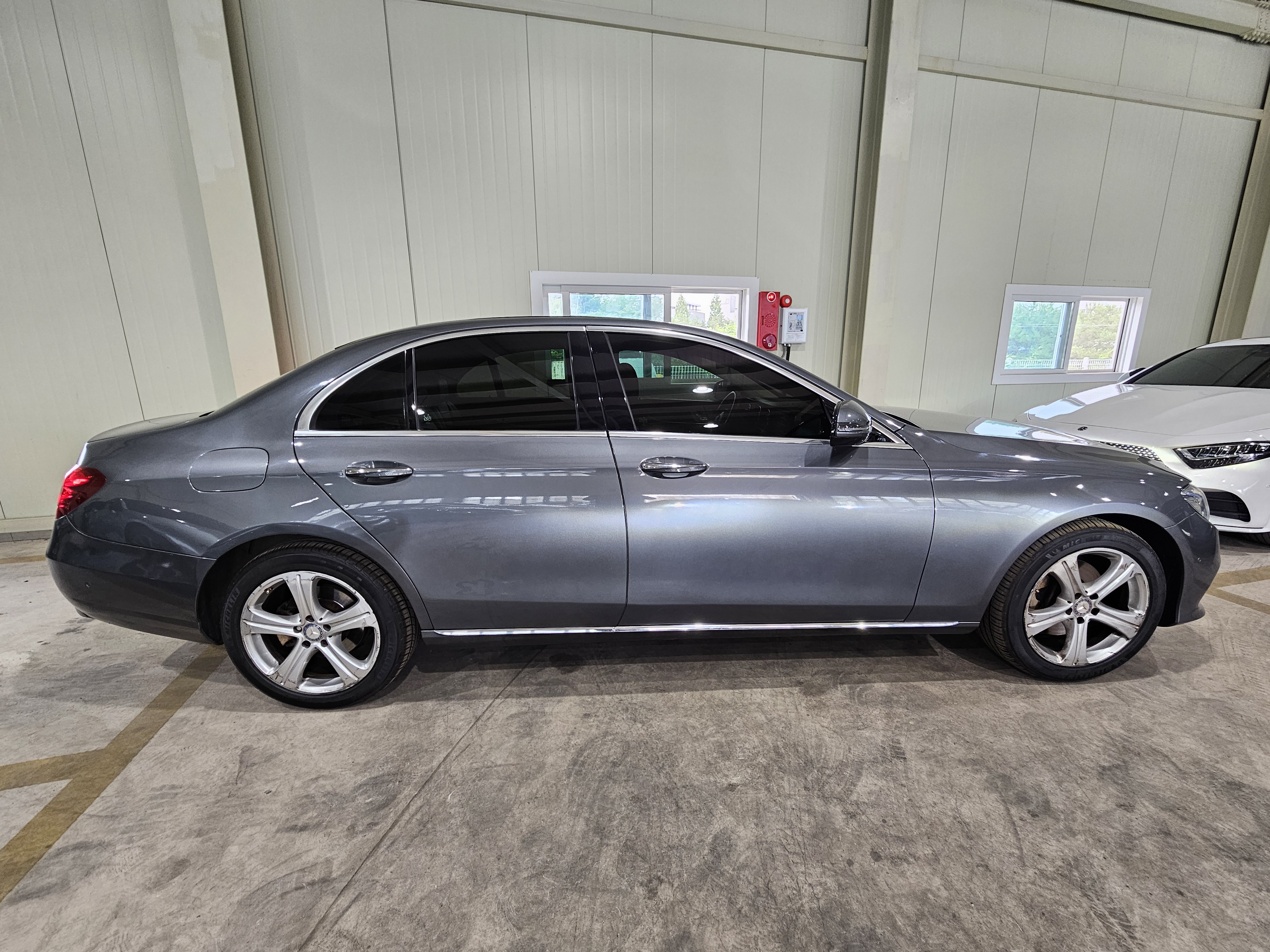 2017 MERCEDES-BENZ E-CLASS (W213) E220D AVANTGARDE - Thumbnail 6