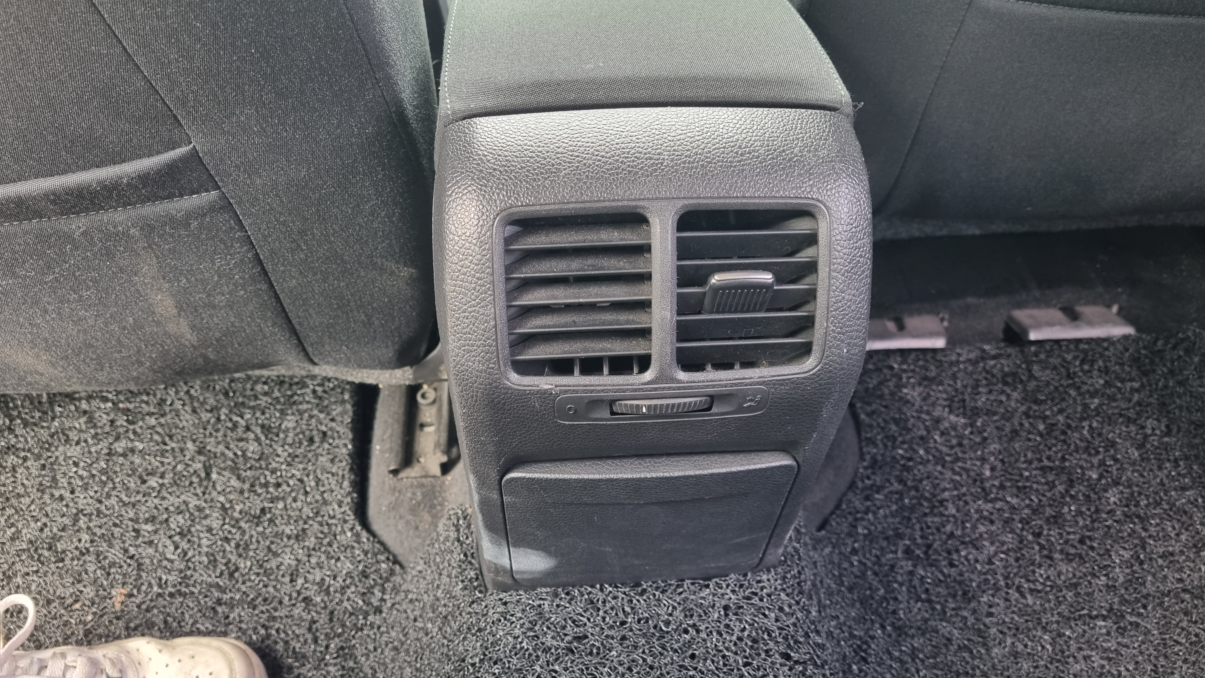 2011 VOLKSWAGEN GOLF 6 2.0 TDI - Thumbnail 44