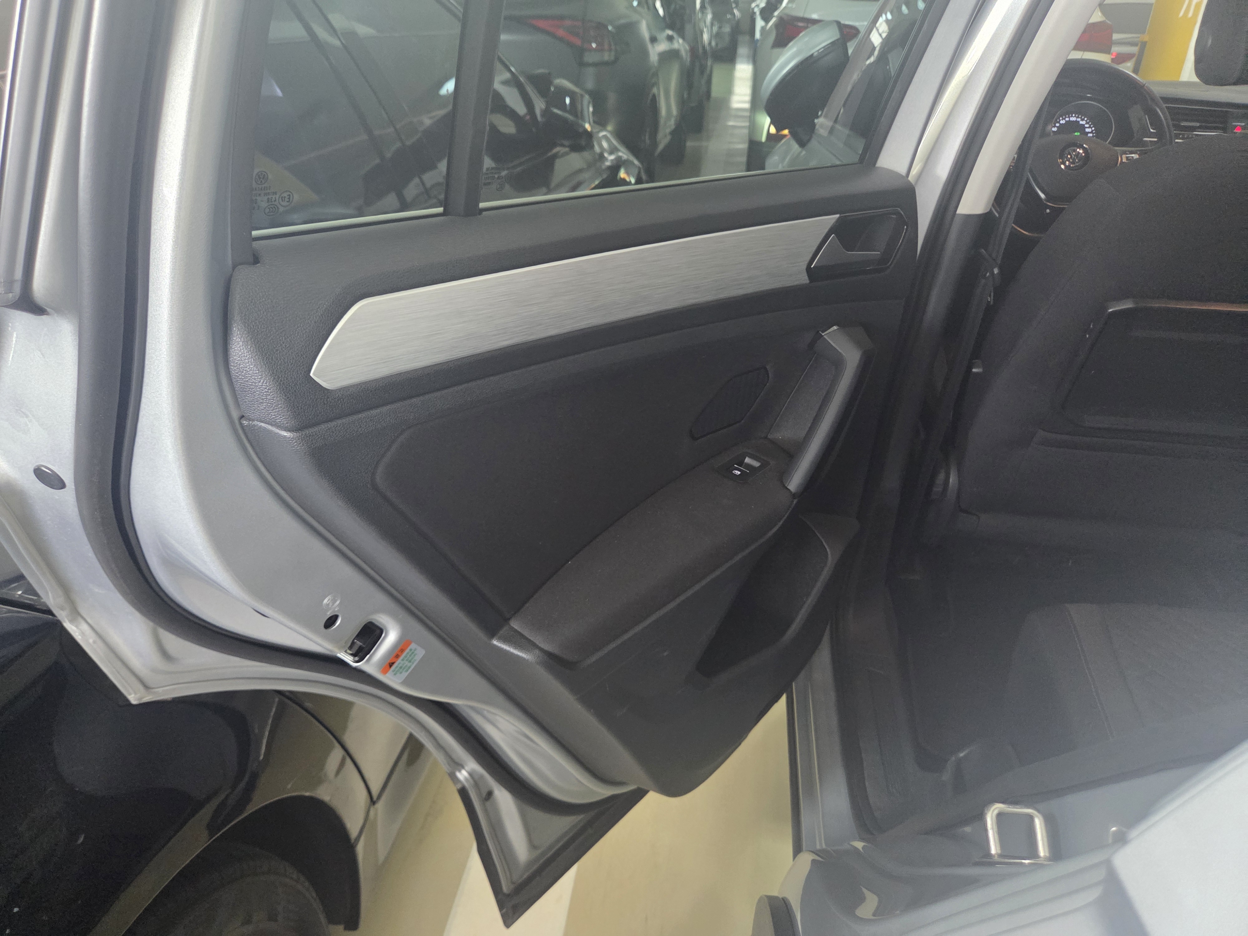 2018 VOLKSWAGEN TIGUAN (2ND GEN) 2.0 TDI - Thumbnail 17