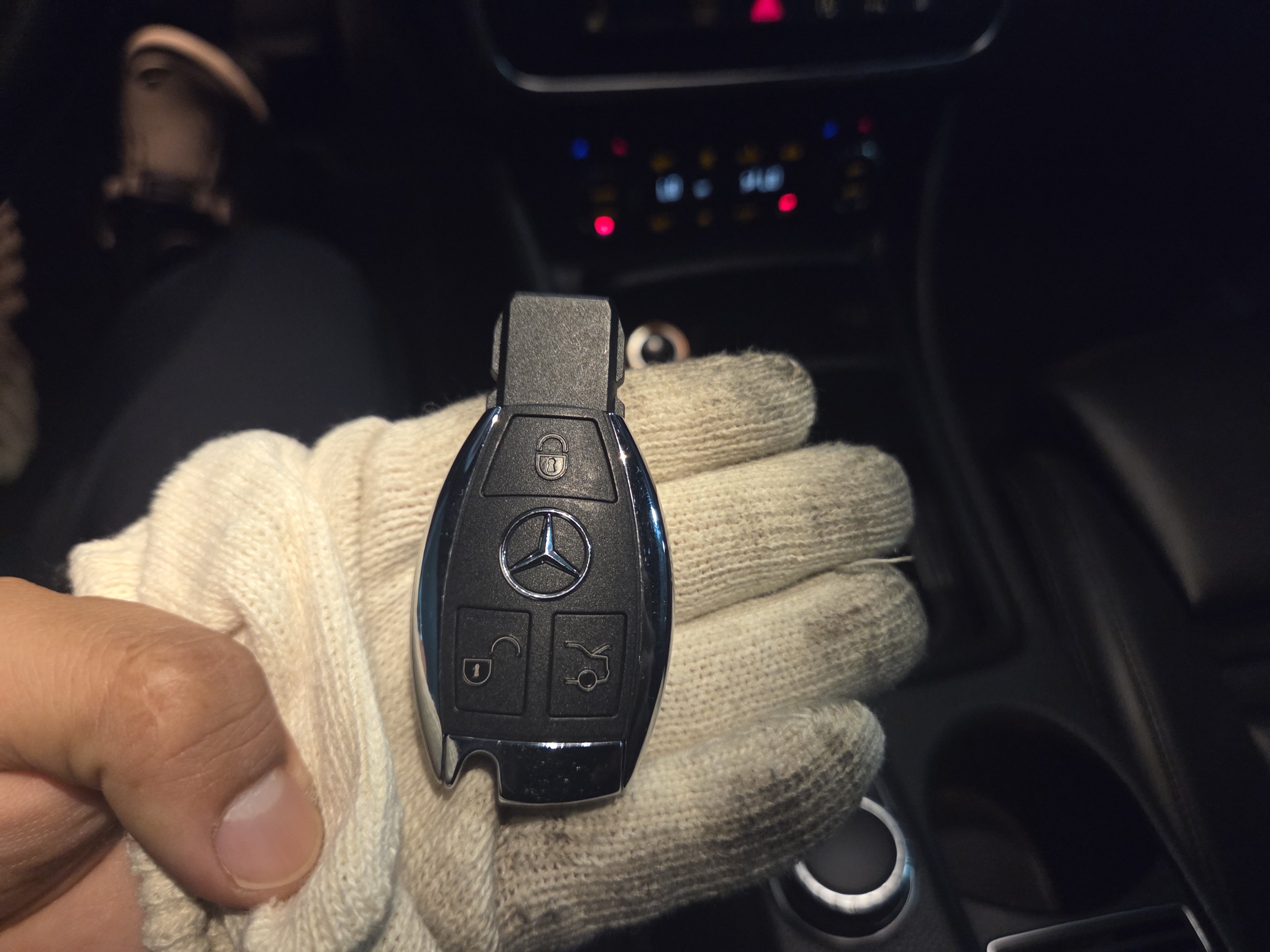 2016 MERCEDES-BENZ CLA-CLASS CLA 200D 4MATIC - Thumbnail 24