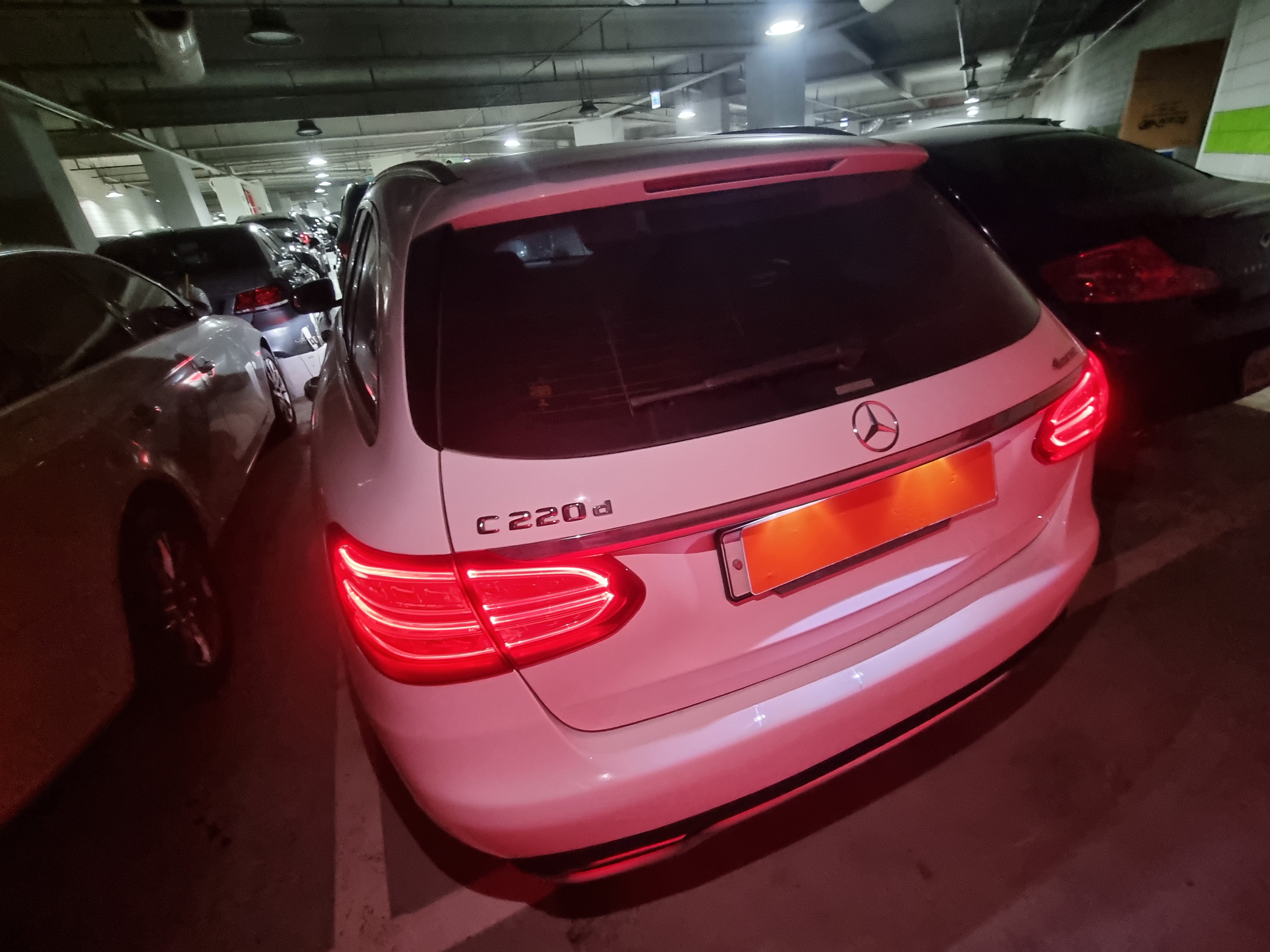 2016 BENZ W205 C220 d 4MATIC  Estate  - Thumbnail 4
