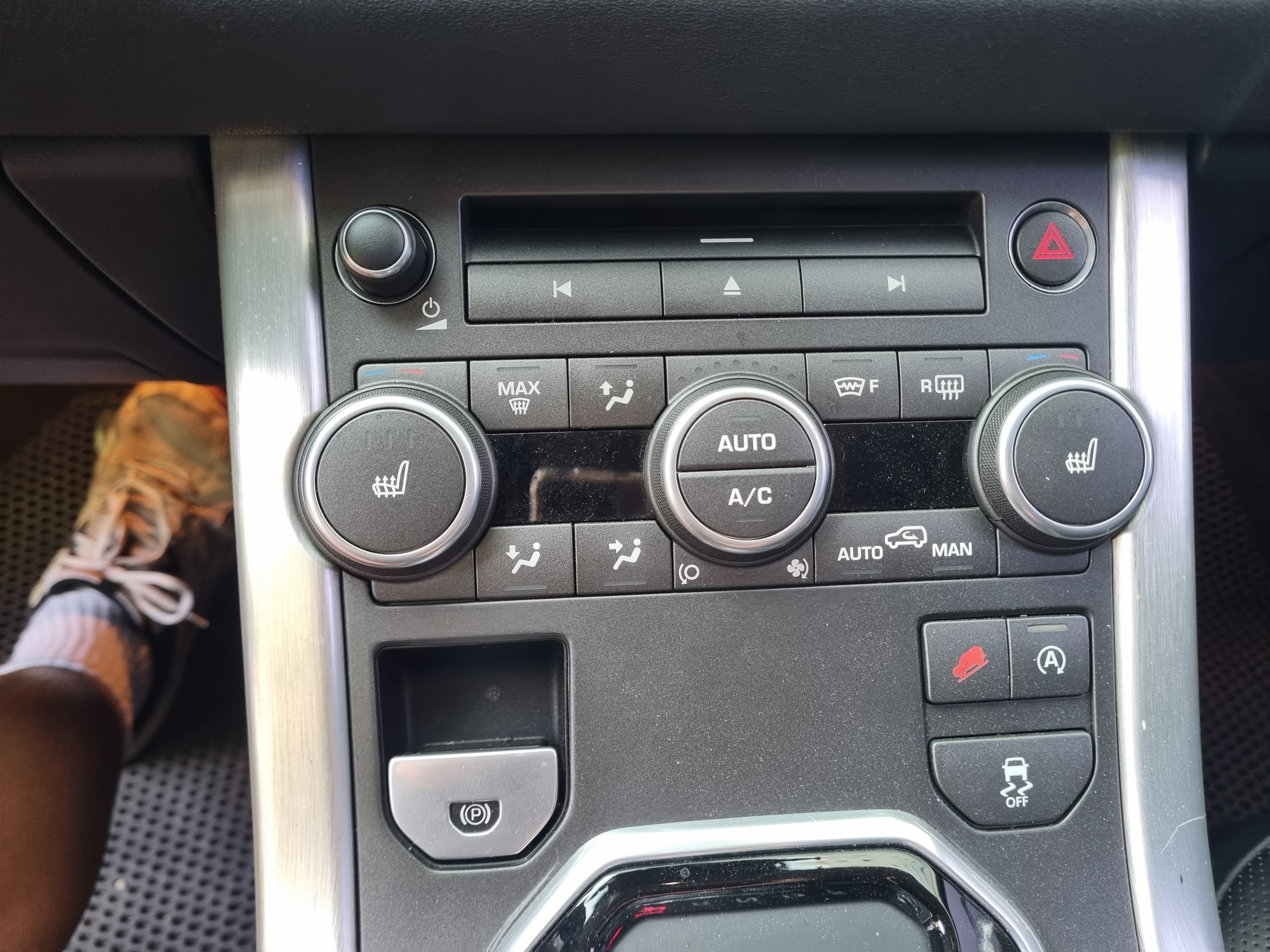 2016 LAND ROVER RANGE ROVER EVOQUE 2.0 TD4 SE - Thumbnail 24