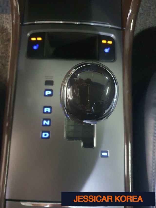 2010 Hyundai The Luxury Grandeur - Thumbnail 3