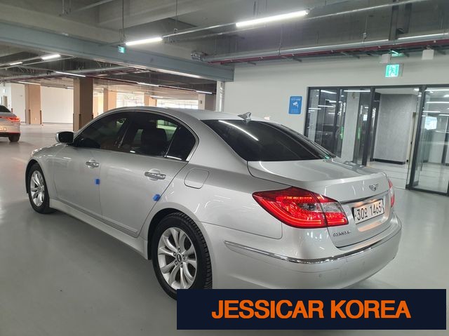 2013 Hyundai Genesis - Thumbnail 5