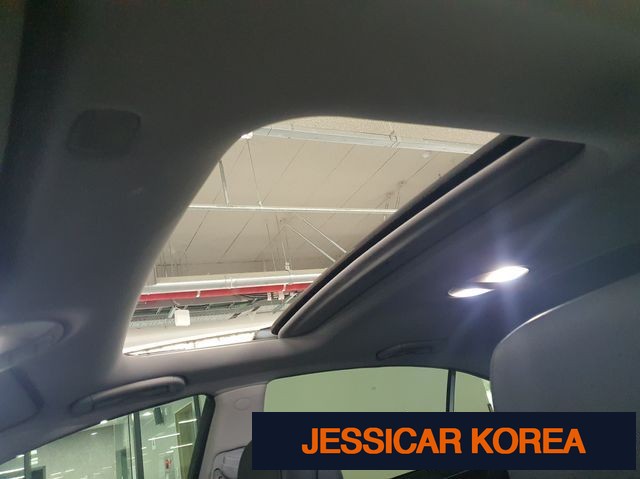 2013 Hyundai Genesis - Thumbnail 8