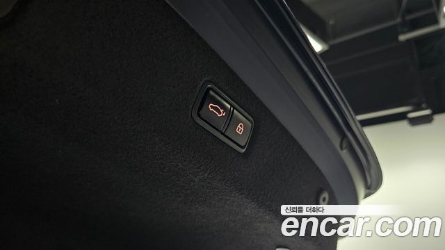 2021 Genesis G90 - Thumbnail 17