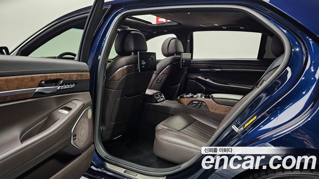 2021 Genesis G90 - Thumbnail 20