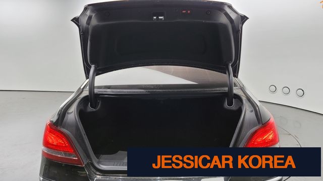 2012 Hyundai Equus (new model) - Thumbnail 2