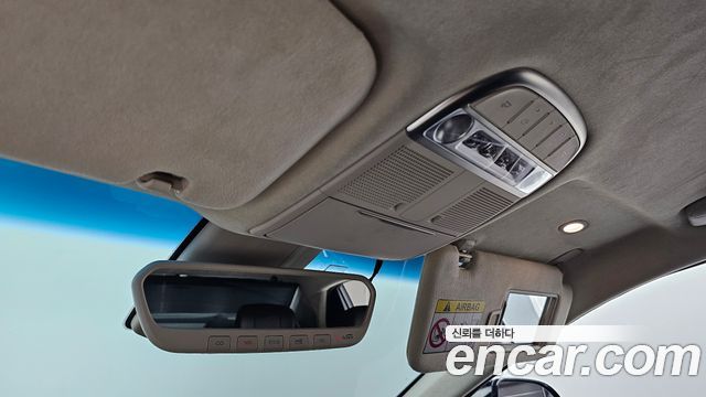 2021 Genesis G90 - Thumbnail 5