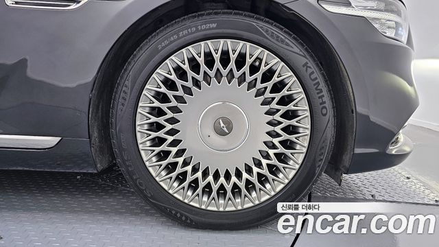 2021 Genesis G90 - Thumbnail 10