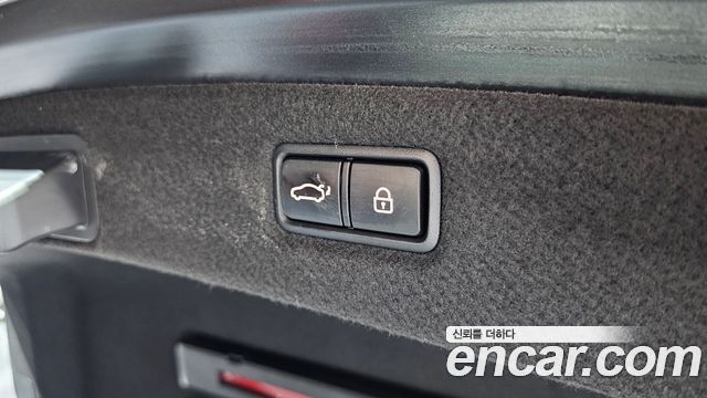 2021 Genesis G90 - Thumbnail 11