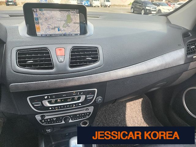 2011 Renault Korea New SM3 - Thumbnail 12
