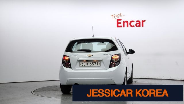 2012 Chevrolet Aveo hatchback - Thumbnail 15