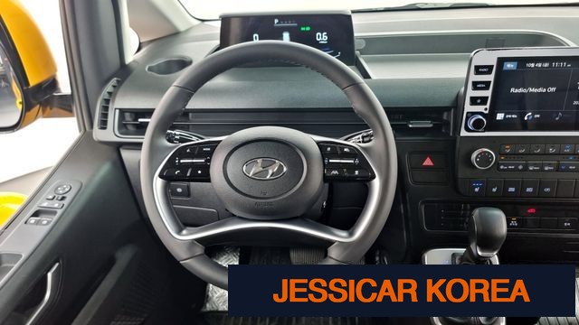 2023 Hyundai Staria - Thumbnail 11