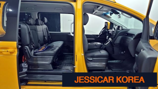 2023 Hyundai Staria - Thumbnail 12