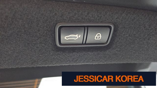 2019 Genesis G90 - Thumbnail 13