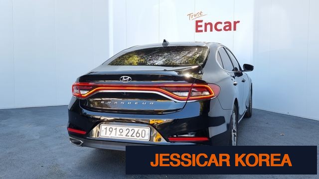2018 Hyundai Grandeur IG - Thumbnail 9