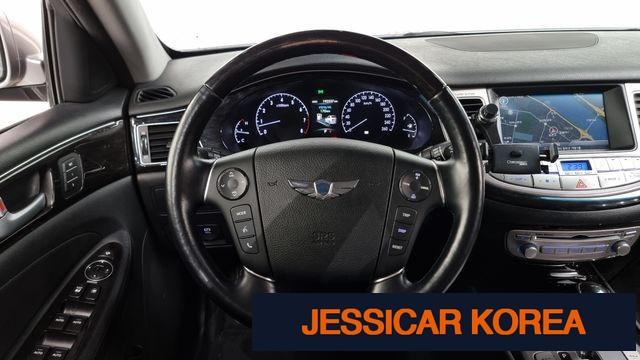 2013 Hyundai Genesis - Thumbnail 6