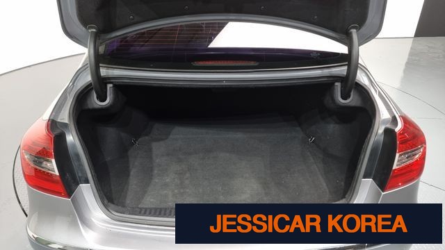 2013 Hyundai Genesis - Thumbnail 14