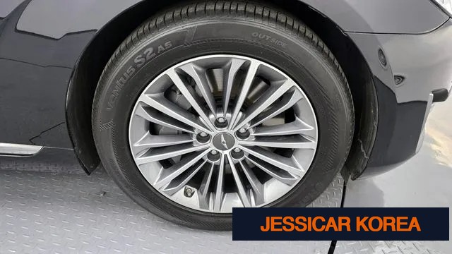 2016 Genesis EQ900 - Thumbnail 10