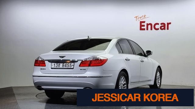 2011 Hyundai Genesis - Thumbnail 9