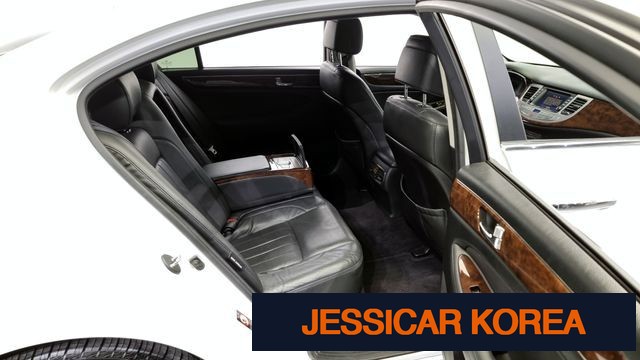 2011 Hyundai Genesis - Thumbnail 18