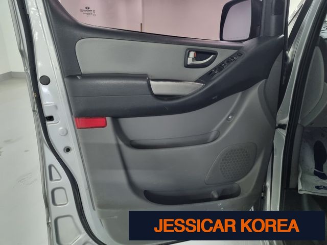 2016 Hyundai Grand Starex - Thumbnail 17