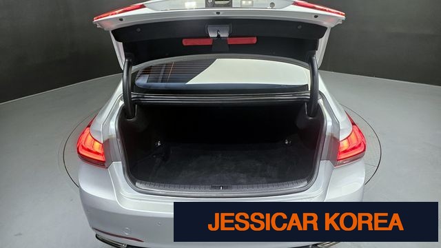 2016 Hyundai Genesis DH - Thumbnail 4