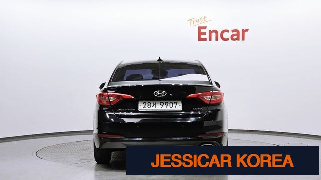 2015 Hyundai LF Sonata - Thumbnail 9