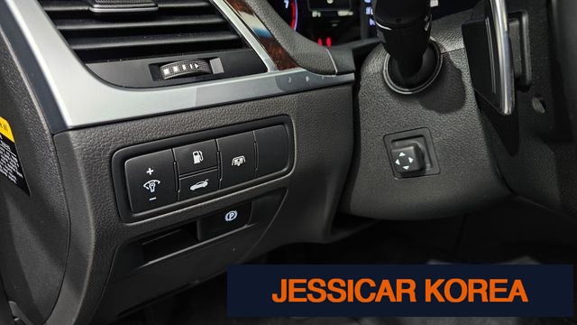 2016 Hyundai Genesis DH - Thumbnail 4