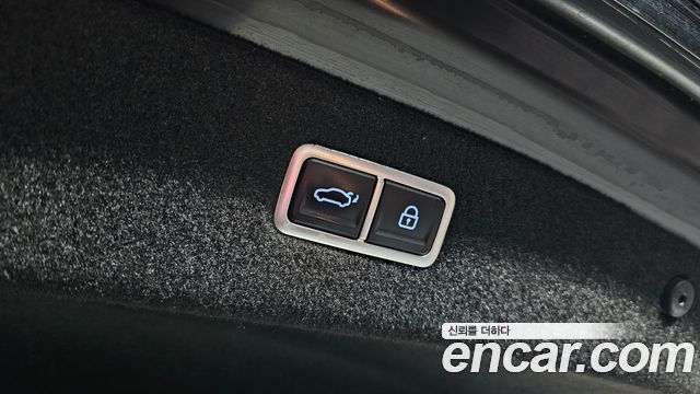 2022 Genesis G90 (RS4) - Thumbnail 8