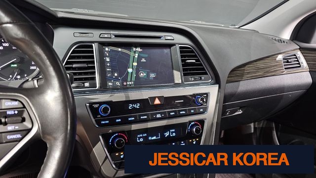 2015 Hyundai LF Sonata - Thumbnail 5