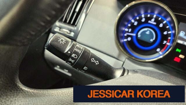 2010 Hyundai YF Sonata - Thumbnail 4