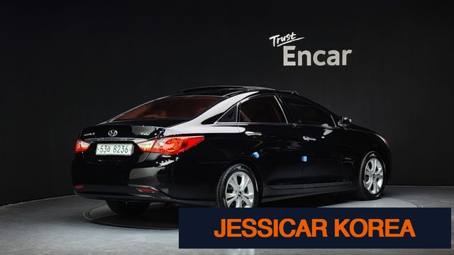 2010 Hyundai YF Sonata - Thumbnail 7