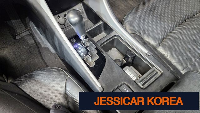 2010 Hyundai YF Sonata - Thumbnail 10