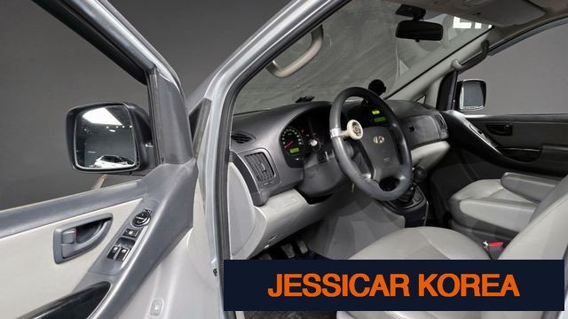 2015 Hyundai Grand Starex - Thumbnail 3