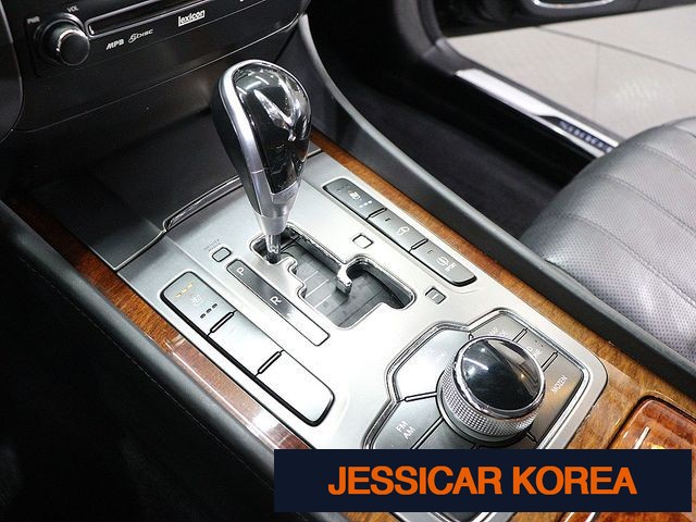 2011 Hyundai Equus (new model) - Thumbnail 5