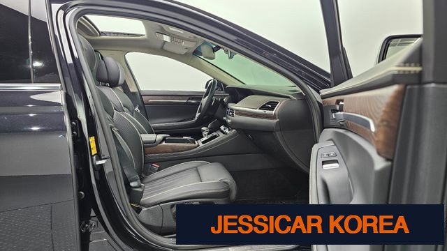 2021 Genesis G90 - Thumbnail 14