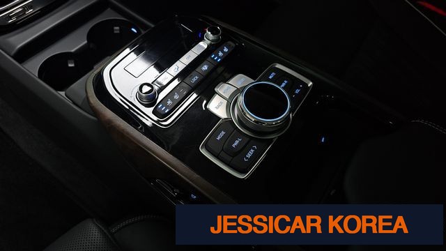 2021 Genesis G90 - Thumbnail 19