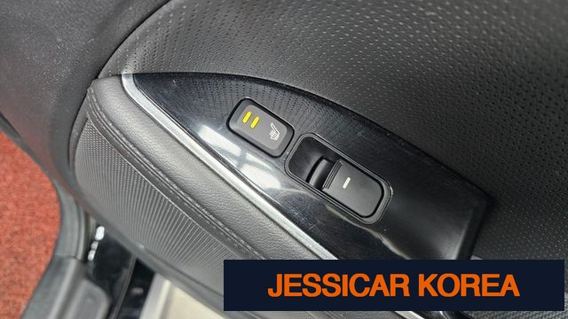 2015 Kia K5 Hybrid - Thumbnail 17