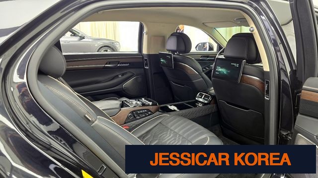 2021 Genesis G90 - Thumbnail 17