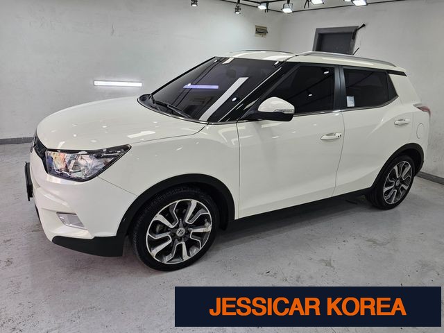 2016 KG Mobility Tivoli - Thumbnail 2