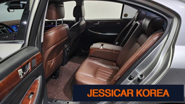 2010 Hyundai Genesis - Thumbnail 17