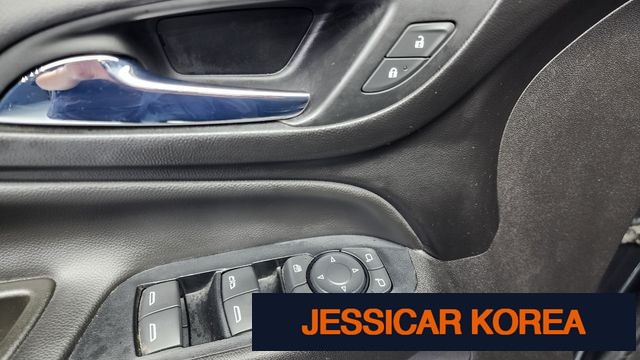 2018 Chevrolet Equinox - Thumbnail 3
