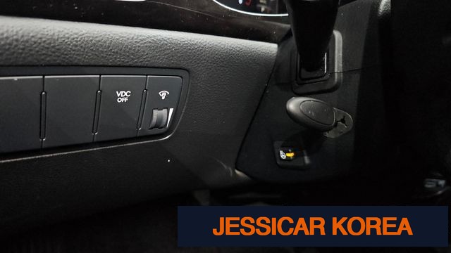 2012 Hyundai Genesis - Thumbnail 3