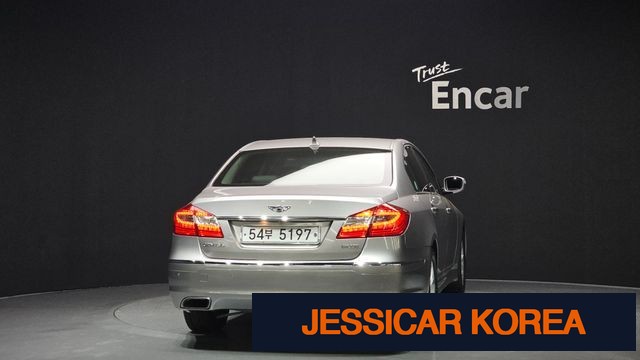 2012 Hyundai Genesis - Thumbnail 10