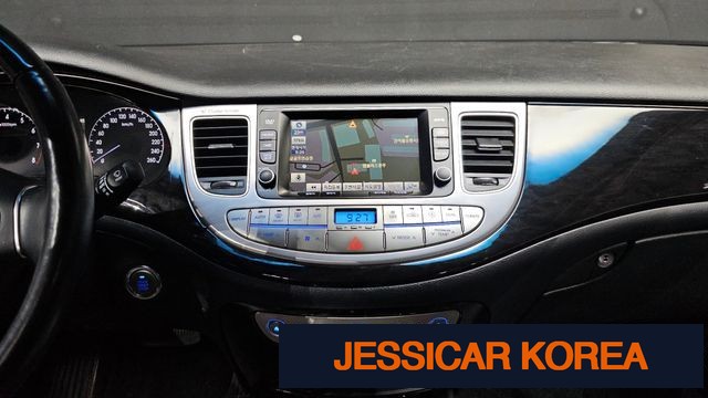 2012 Hyundai Genesis - Thumbnail 18